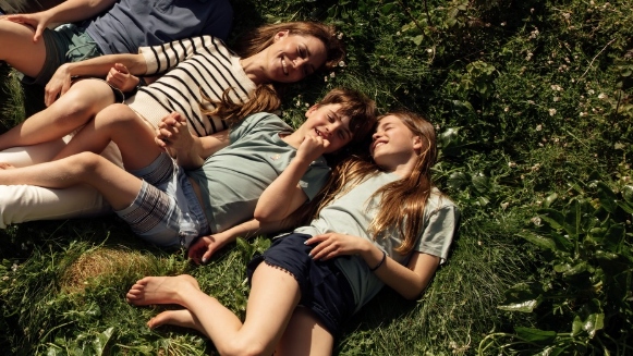 A crop of the Prince and Princess of Wales's 15th wedding anniversary picture showing Kate, Louis and Charlotte