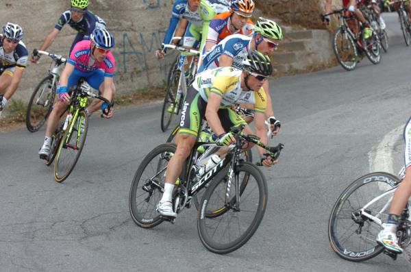 Simon Gerrans leads Cunego and Sagan