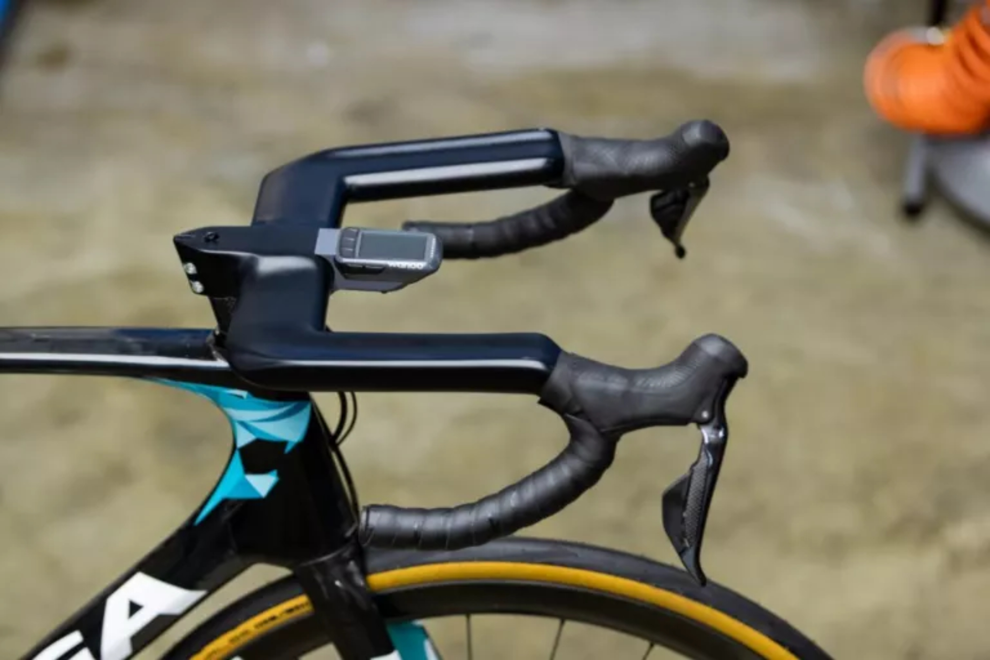 specialized clip on aero bars