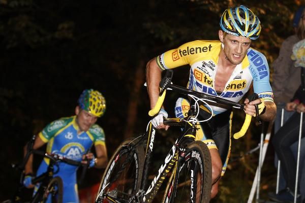 Bart Wellens (Telenet-Fidea) en route to a podium finish in Woerden.