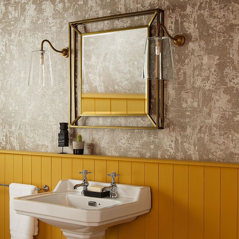 Mustard yellow bathroom decor