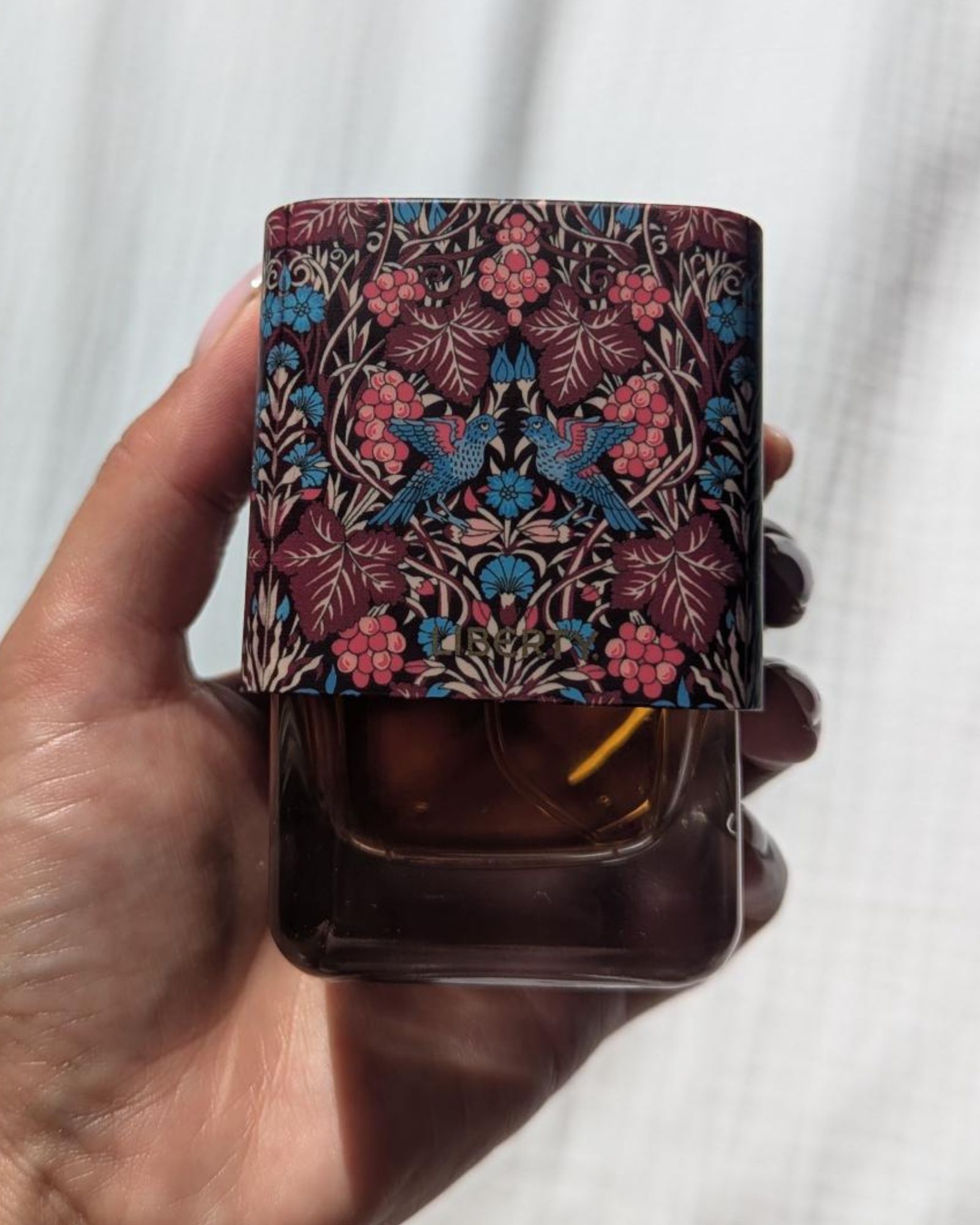 5A3xVQzxZFsXaKX6tWAfLE كل عطر lbty ، تصنف من قبل محرر الجمال