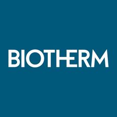 Blue background with two Biotherm AquaSource products and water splash effect