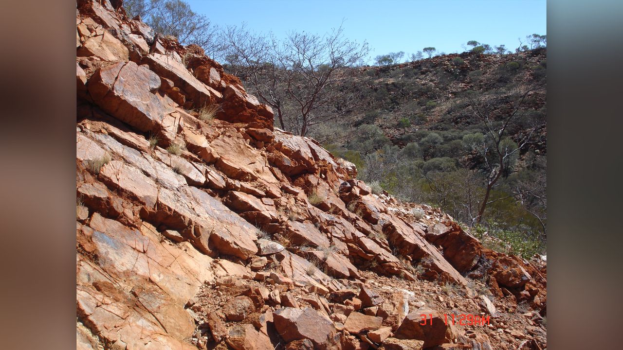 The researchers took 15 grapefruit-size rock samples from Jack Hills.