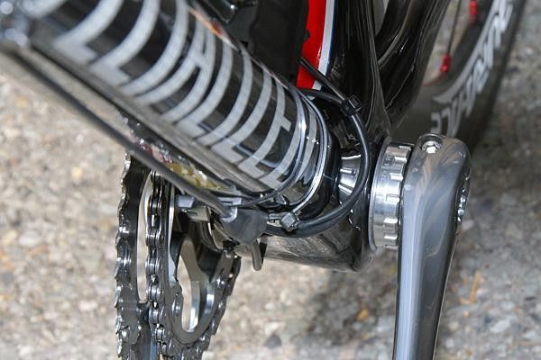 More connections can be found on the down tube.