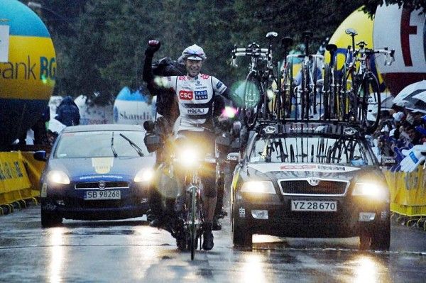 Jens Voigt (CSC Saxo-Bank) wins the shortened sixth stage. It was originally to cover 201km, but was reduced to 118km due to wintry weather.