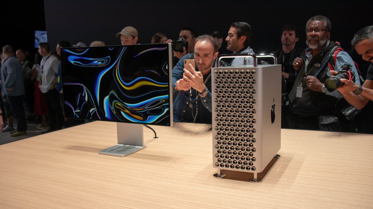 Apple takes the new Mac Pro back to the future in a classic tower - CNET