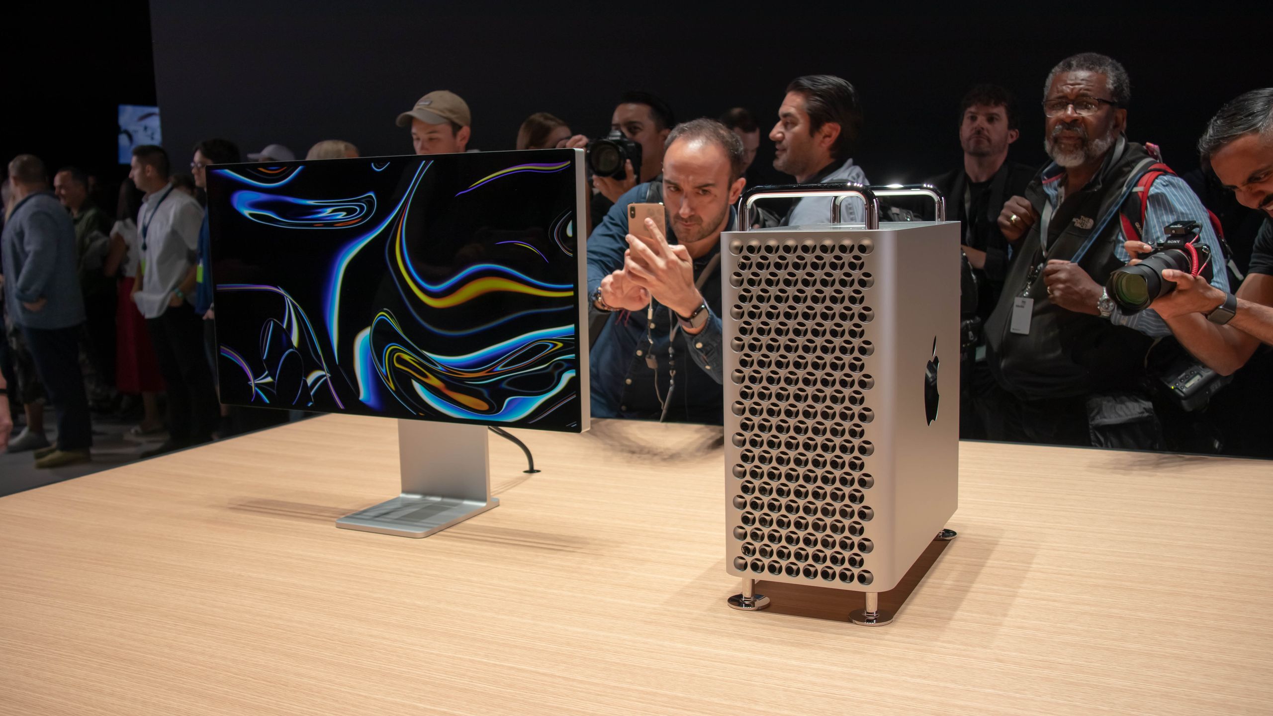 Apple reveals new Mac Pro (2019) and Pro Display XDR launch as December ...