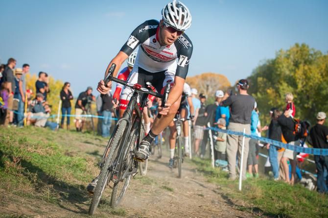 Danny Summerhill (K-Edge) takes his turn into a sweeping downhill turn folling Berden (Raleigh Clement). Boulder Cup.