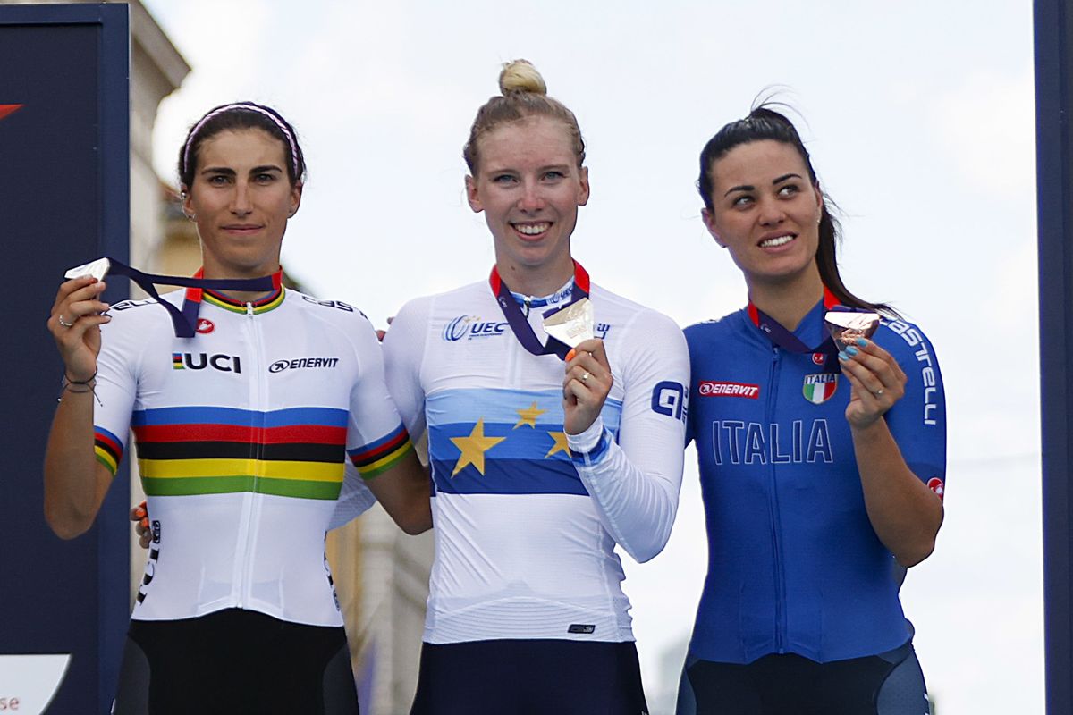 European Championships Munich 2022 - 2022 UEC Road Elite European Championships - Women's Road Race - 21/08/2022 - Lorena Wiebes (NED) - Elisa Balsamo (ITA) - Rachele Barbieri (ITA) - photo Ivan Benedetto/UEC/SprintCyclingAgency&Acirc;&copy;2022