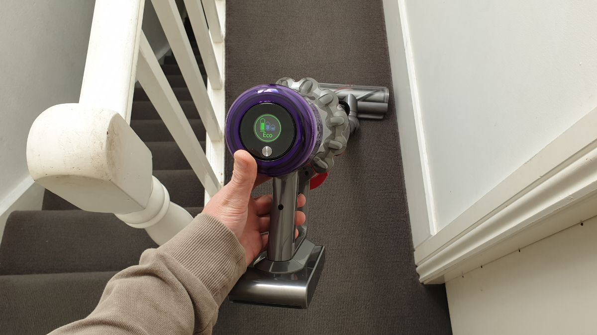 Dyson V11