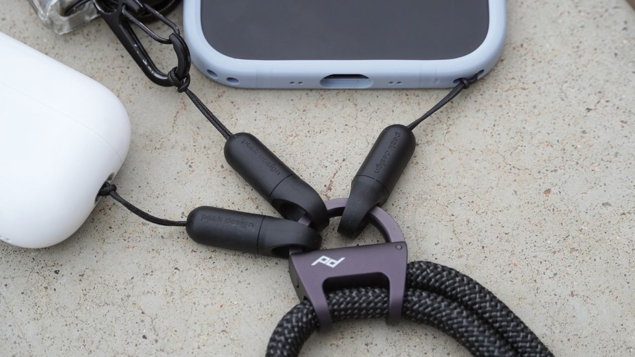 Multiple Micro Anchor points connected to the Peak Design multi strap.