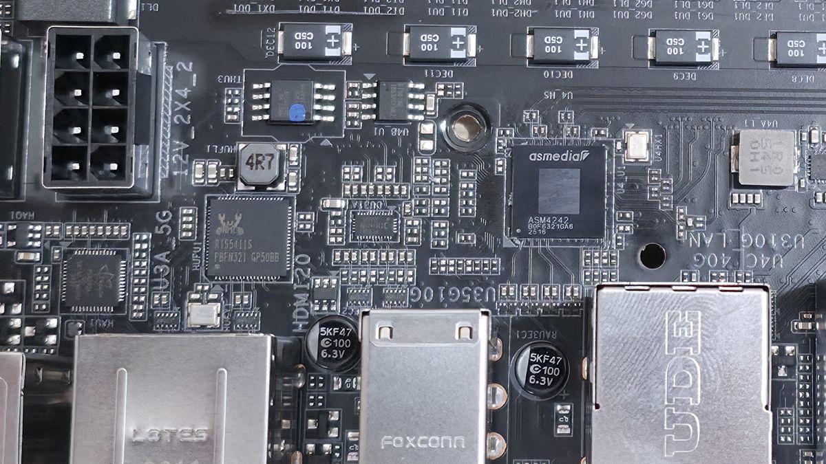Gigabyte X870 Aorus Infinity - ICs