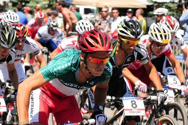 Marco Fontana (Cannondale) gets the hole shot