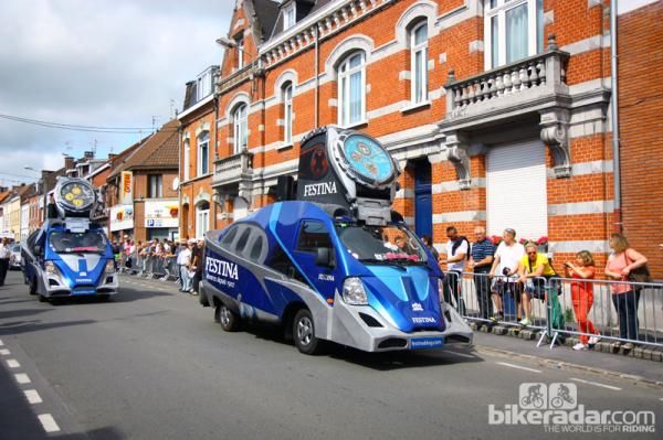 Festina appears to use the same caravan vehicles each year.