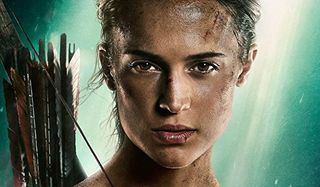 Tomb Raider Alicia Vikander Lara Croft armed with arrows