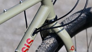 Genesis Croix de Fer showing integrated cabling