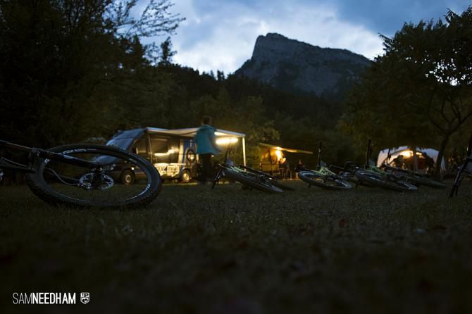 Racers break camp and get ready for day 1