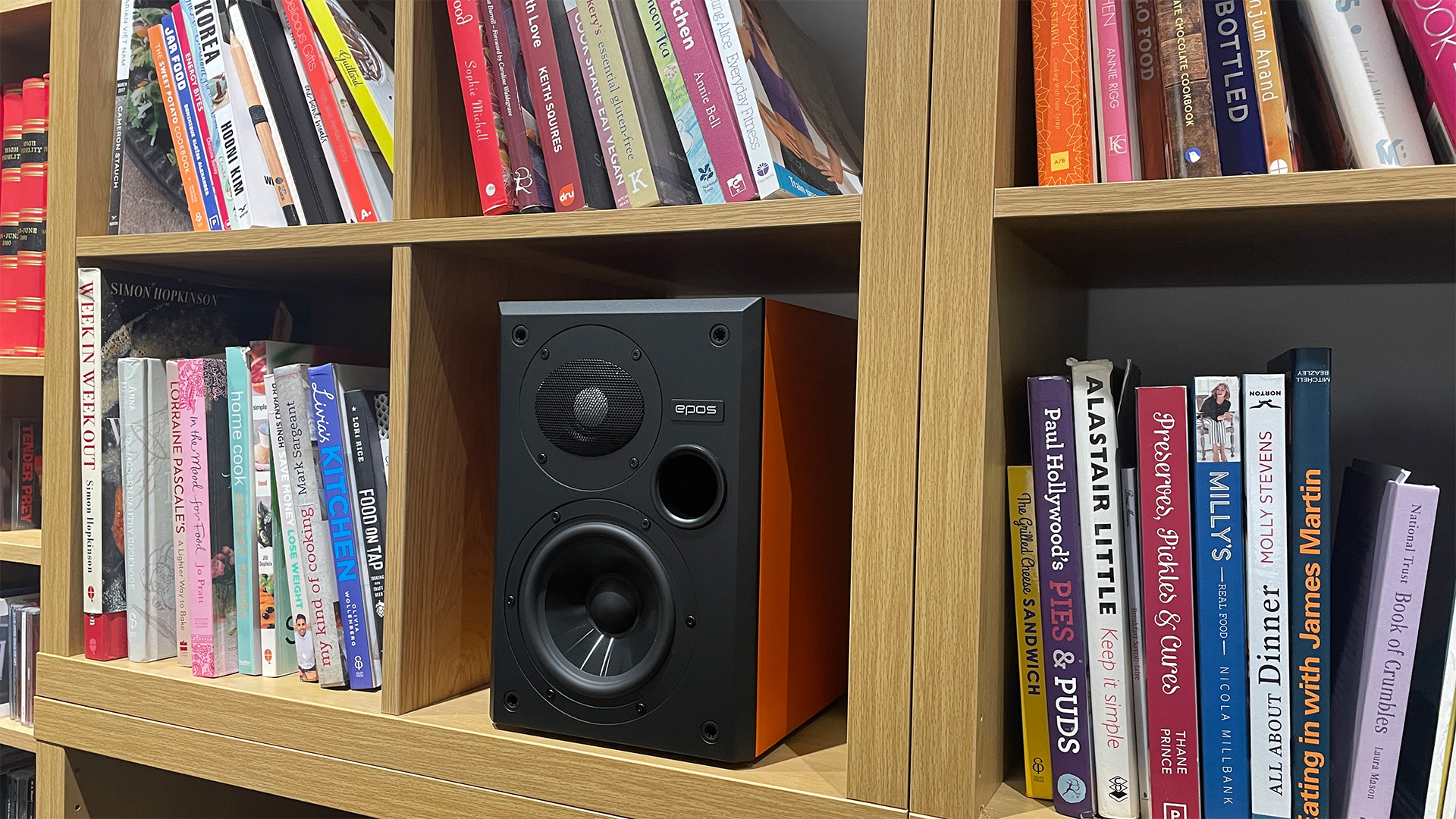 Exposing the fallacy behind the design of small speakers