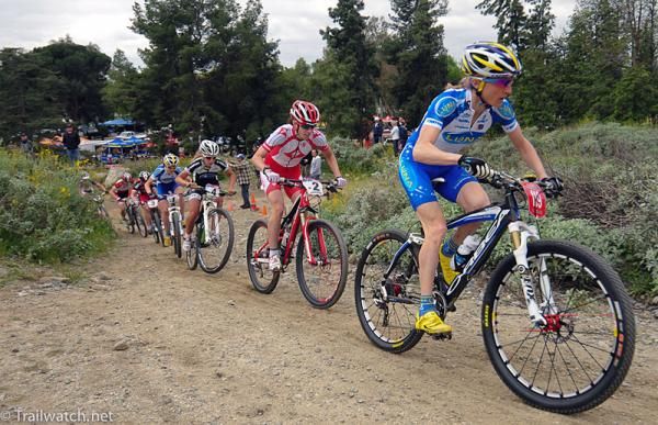 Catharine Pendrel (Luna Pro Team) on the front of the race.