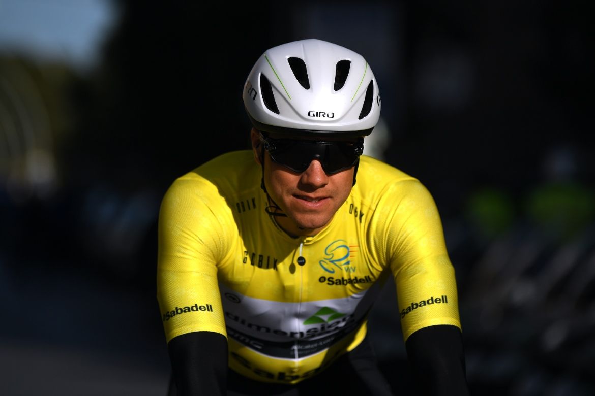 Edvald Boasson Hagen wears the leader's jersey