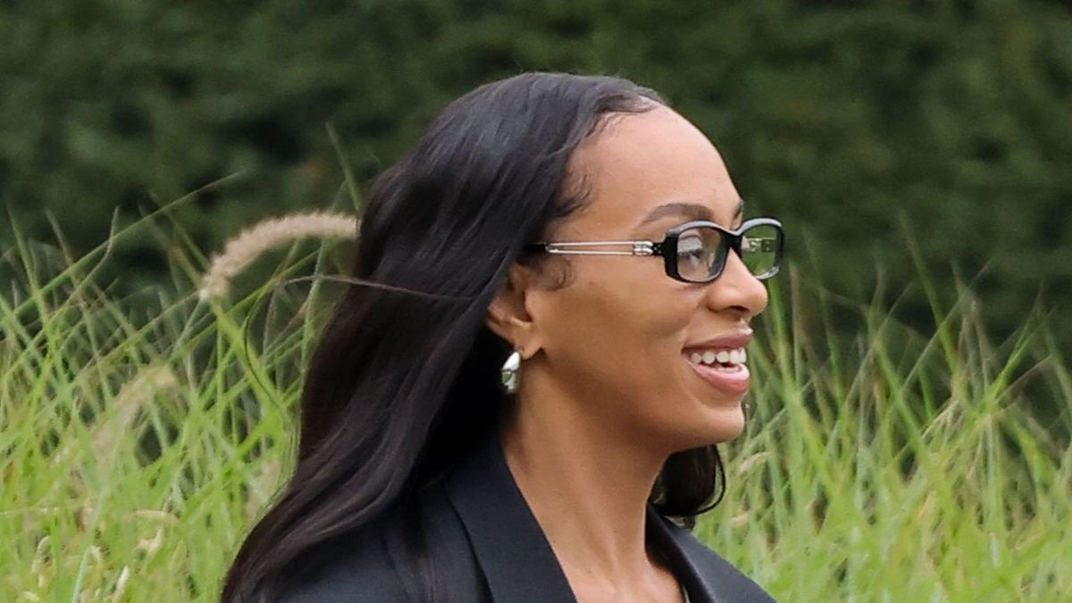 4 Simple Steps to Look Parisian This Fall, According to Solange Knowles