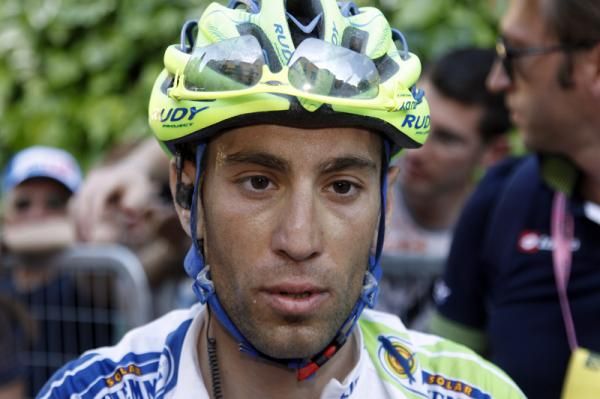 Nibali (Liquigas) attacked on the dirt roads
