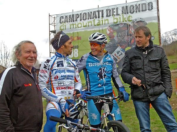 Simoni with Silvano Janes and organisers Luciano Rizzi and Paolo de Bevilacqua.