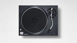 Technics SL-100C an affordable, entry-level turntable 