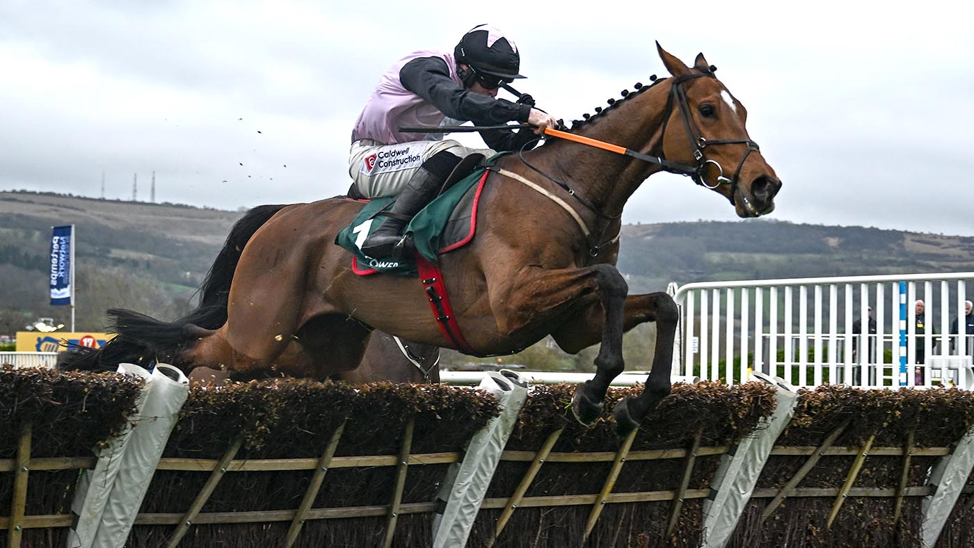 Teahupoo and Jack Kennedy en-route to winning the 2024 Stayers&rsquo; Hurdle at the Cheltenham Festival