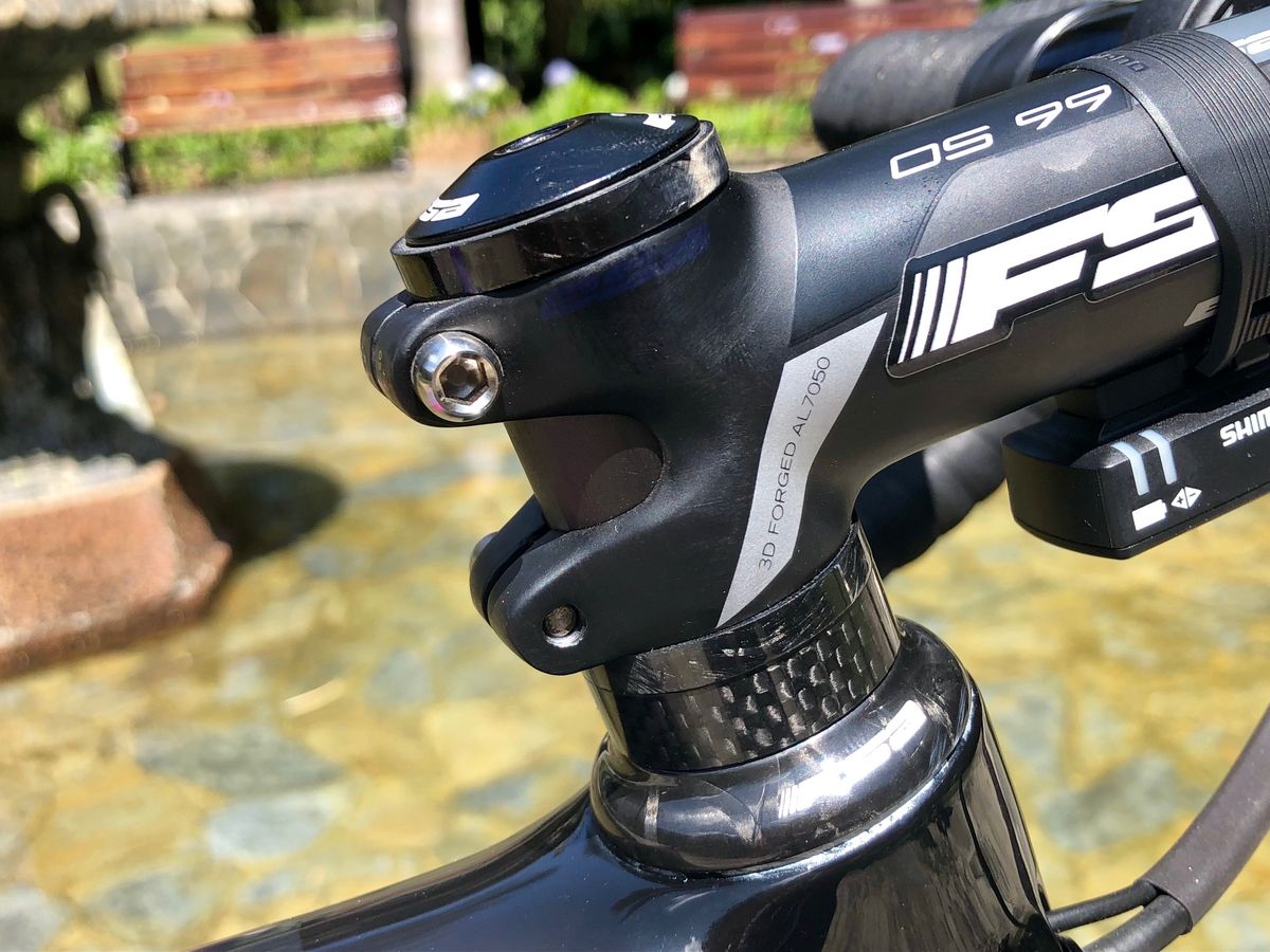 Not all pros 'slam that stem', with Martinez running 15mm of spacers