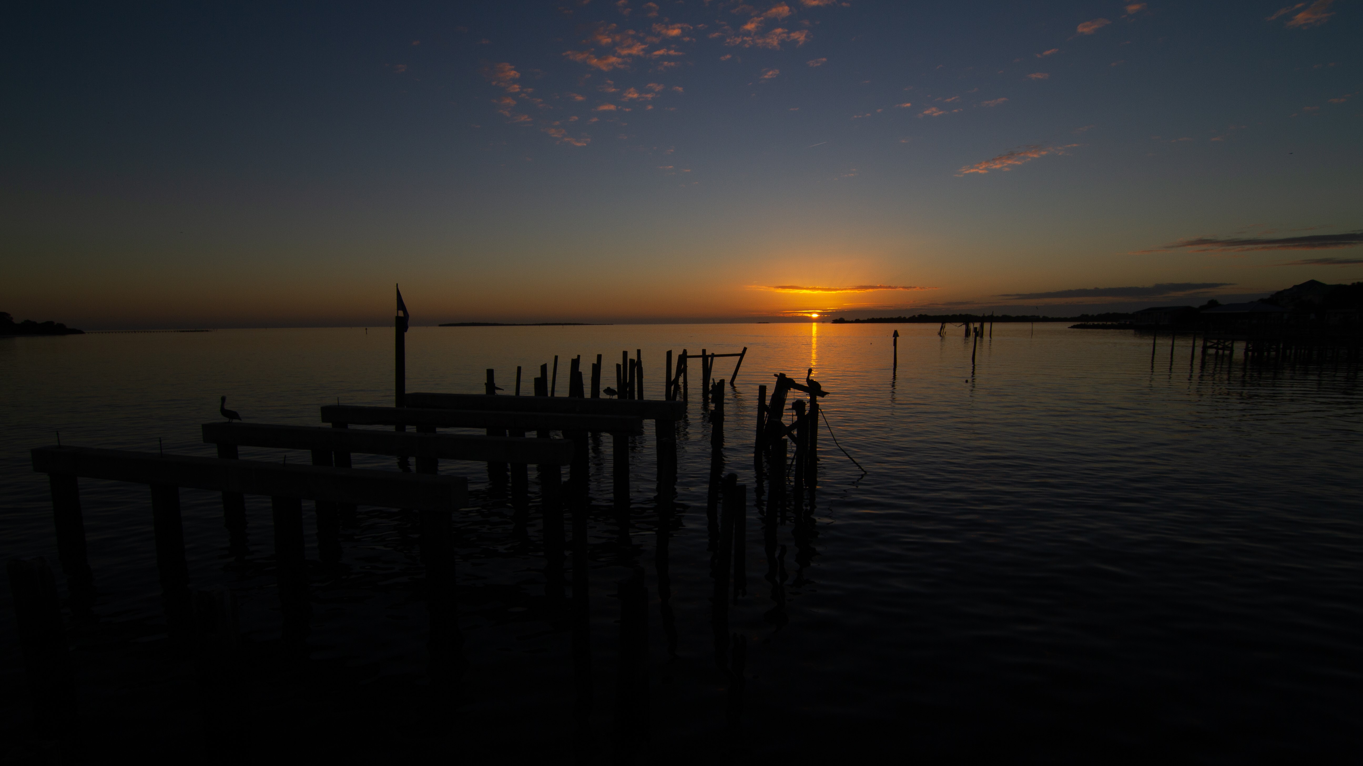 Apus de soare la Cedar Key, Florida, aproape de situl insulei Raleigh.