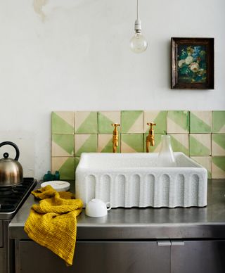 Kitchen sink in yellow and green