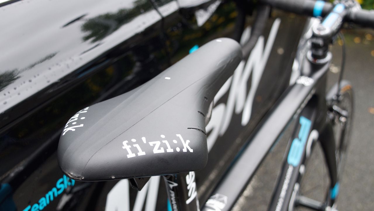 A few scuffs on the Fizik Arione saddle