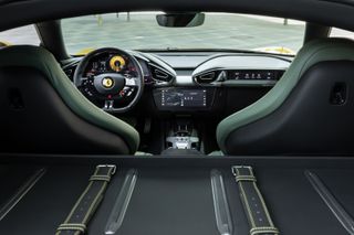 Ferrari 12Cilindri interior