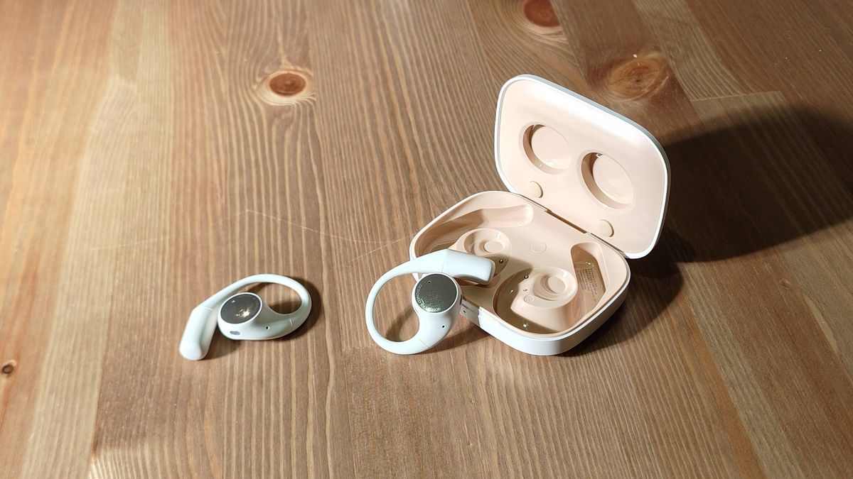 I’m an open-ear headphones naysayer, but the Honor Earbuds Open won me over for sound