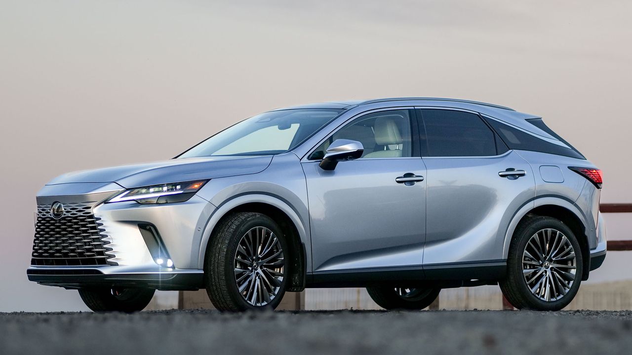 2024 Lexus RX450h+ Luxury PHEV test drive.