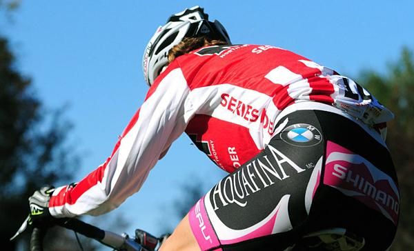 Natasha Elliot (Garneau Club Chausseures) climbing away from her rivals.