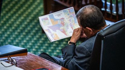Texas lawmaker studies 2025 congressional map