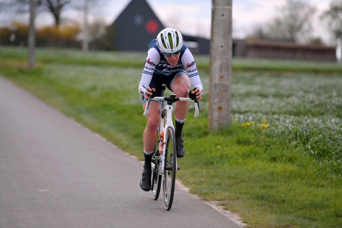 Ellen van Dijk (Trek-Segafredo) solos away in Dwars door Vlaanderen