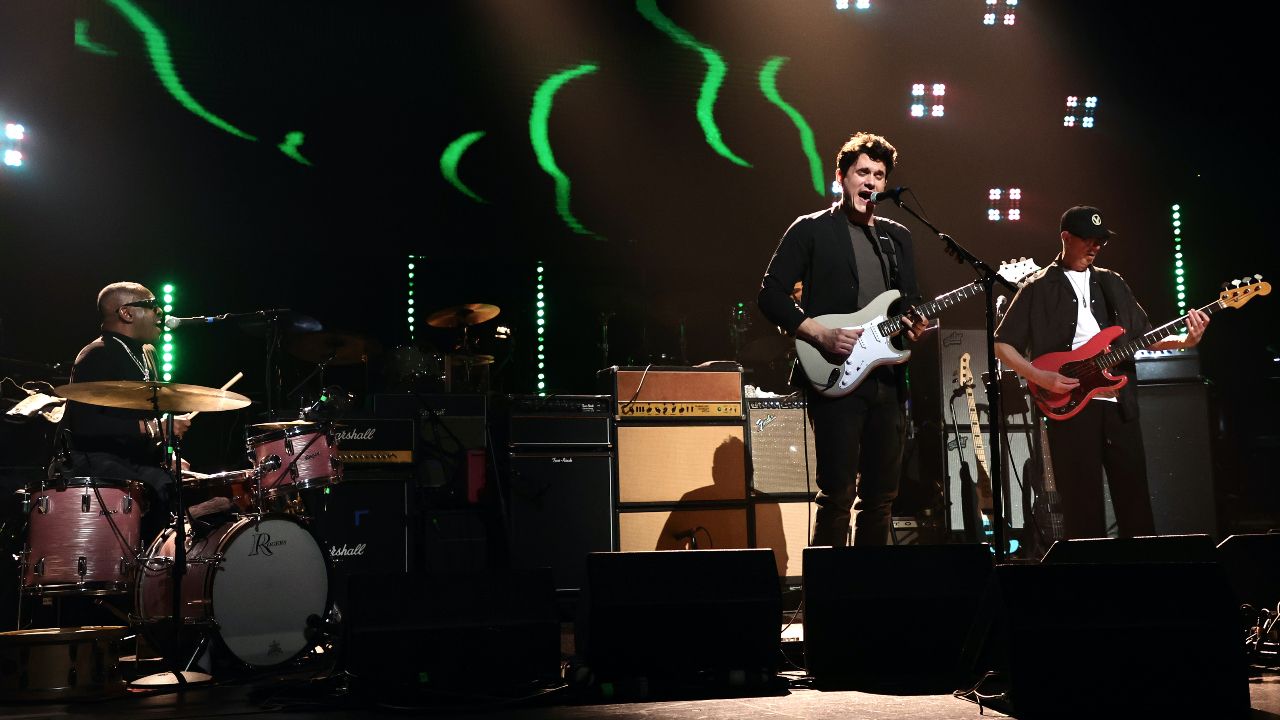 Watch the John Mayer Trio featuring Steve Jordan and Pino Palladino ...