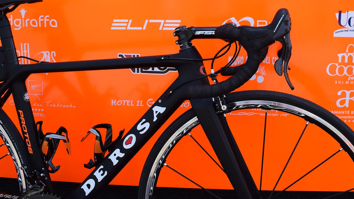 The De Rosa Protos features internal cable routing