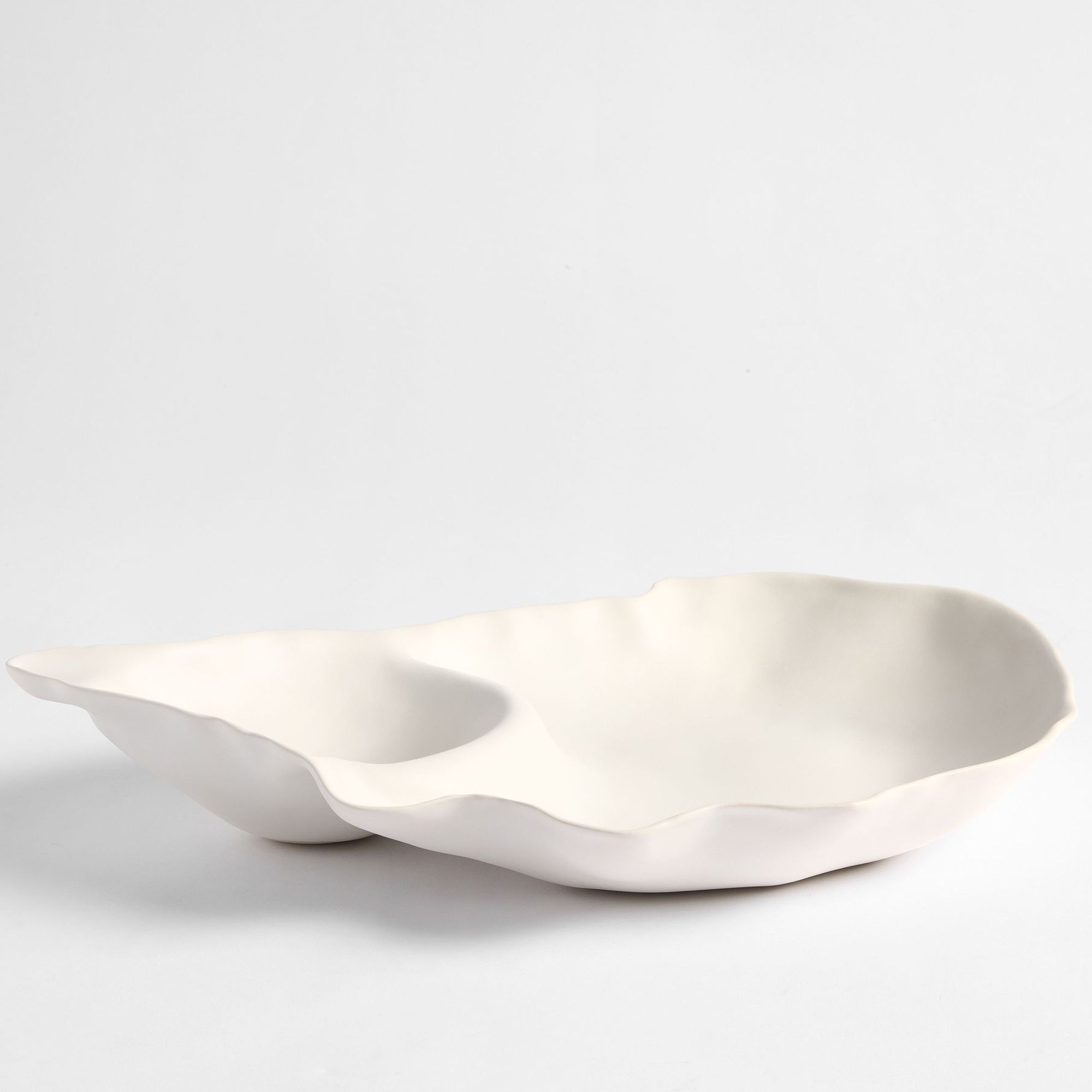 Oyster-shaped chip and dip platter