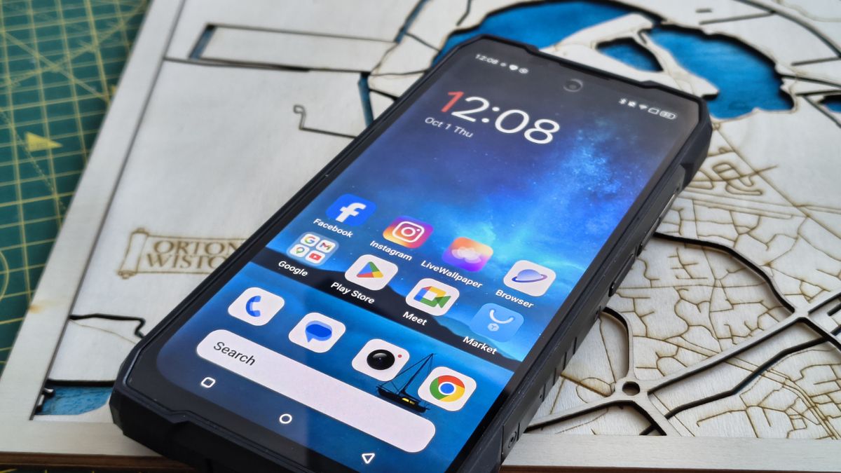 Oscal Pilot 8 rugged smartphone