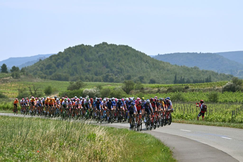 GRUISSAN FRANCE JUNE 15 A general view of the peloton competing during the 47th La Route DOccitanieLa Depeche Du Midi 2023 Stage 1 a 1843km stage from Narbonne to Gruissan on June 15 2023 in Gruissan France Photo by Luc ClaessenGetty Images
