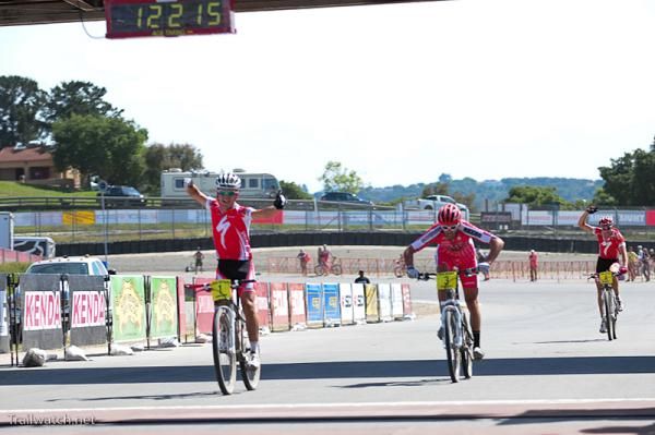 Burry Stander (Specialized) edges out Geoff Kabush for the win