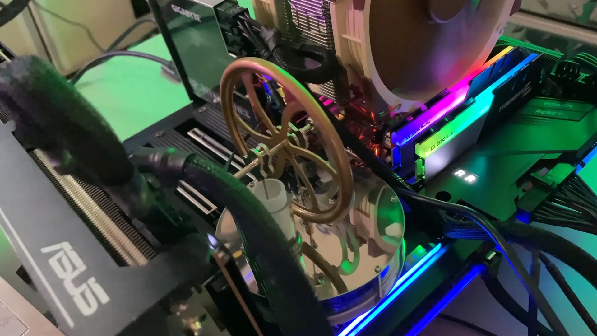 Post image 4