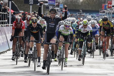 Amy Pieters wins third Dwars door Vlaanderen Elite Women's race