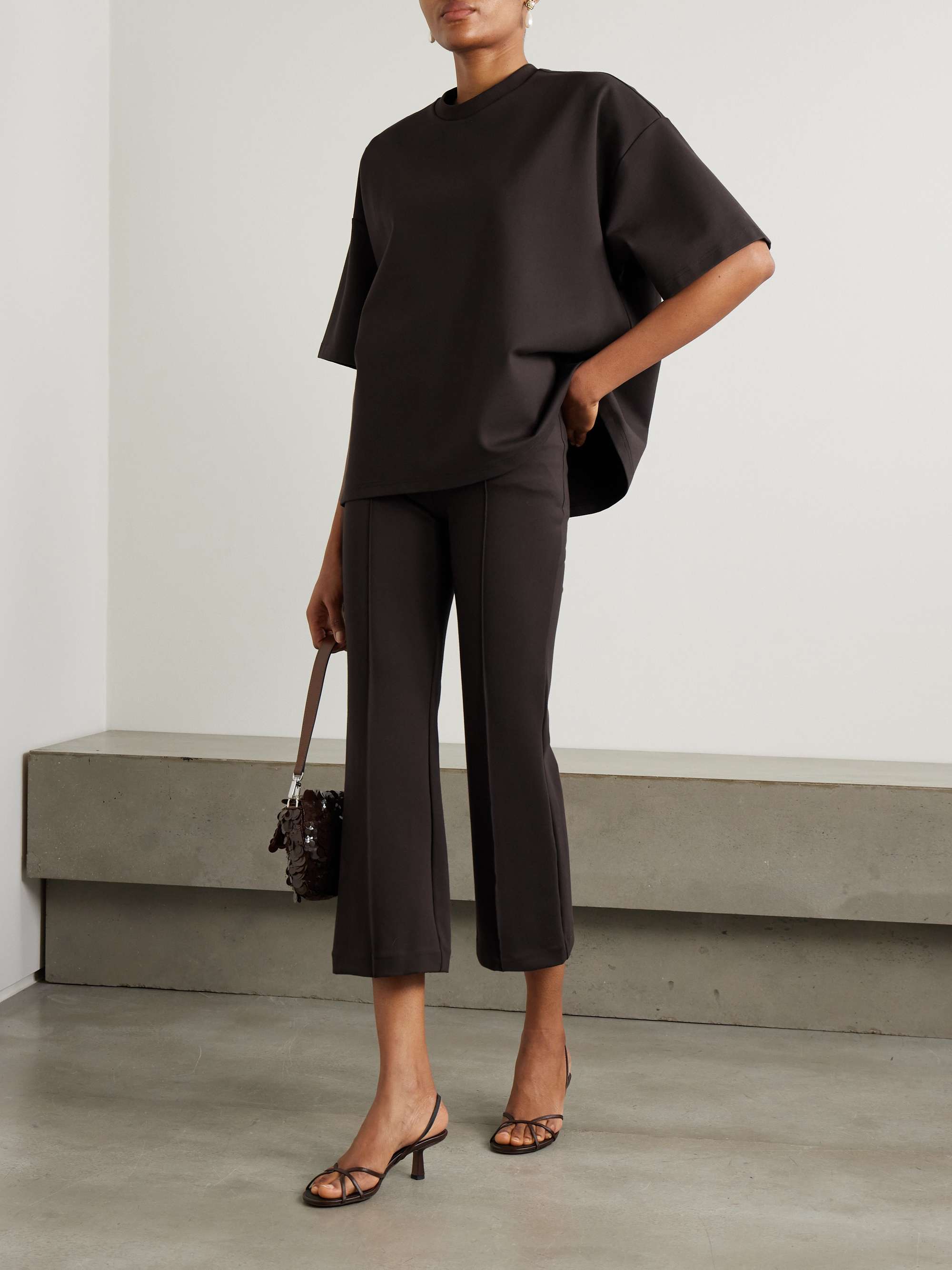Tips for cutting stretching and stretching leg pants