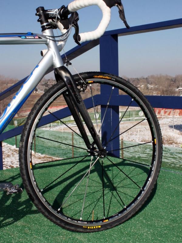While many racers opt for deep-section rims, Georgia Gould (Luna) instead prefers the lighter weight of shallow-section wheels.